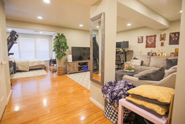 Building Photo - 14331 Stonewater Ct