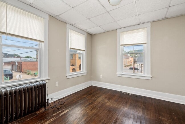 Building Photo - 282 9th St