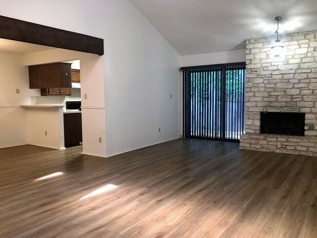 Building Photo - 6503 Hart Ln