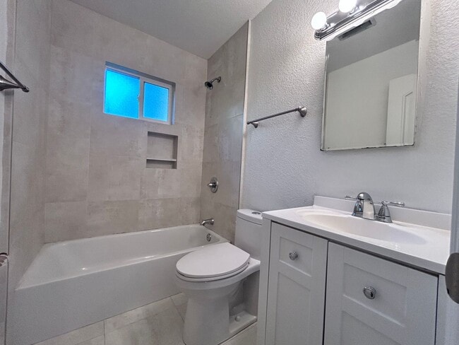 Building Photo - Two Bedroom One Bathroom Home with Two Car Garage