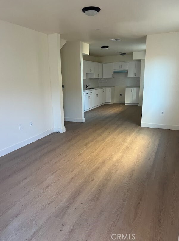 Building Photo - 409 E 99th St