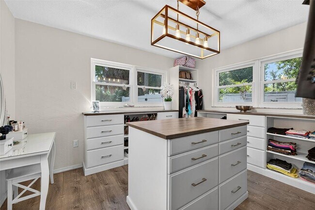 Building Photo - 1760 75th Ave N