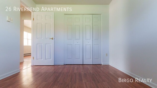 Building Photo - Spacious 2 Bedroom Apartment! Move in today!