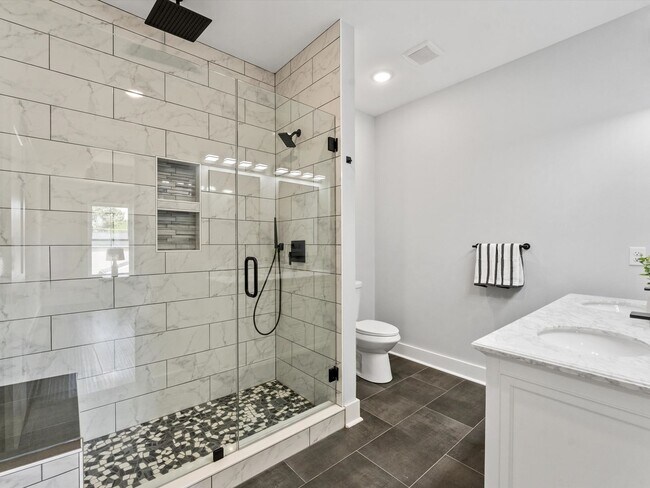 Building Photo - Modern Luxury Meets Everyday Comfort in Th...