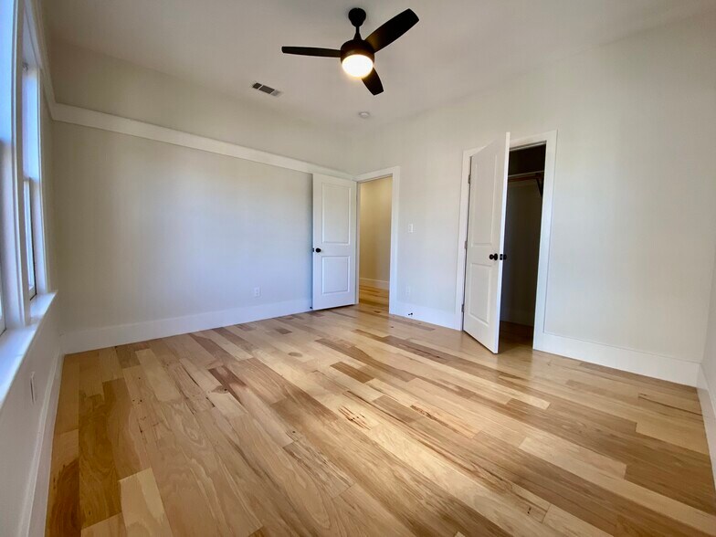 Building Photo - 3705 Arlington Ave