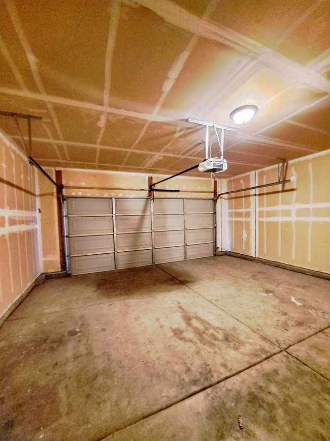 Building Photo - Single-Level 2BR Home with 2-Car Garage!