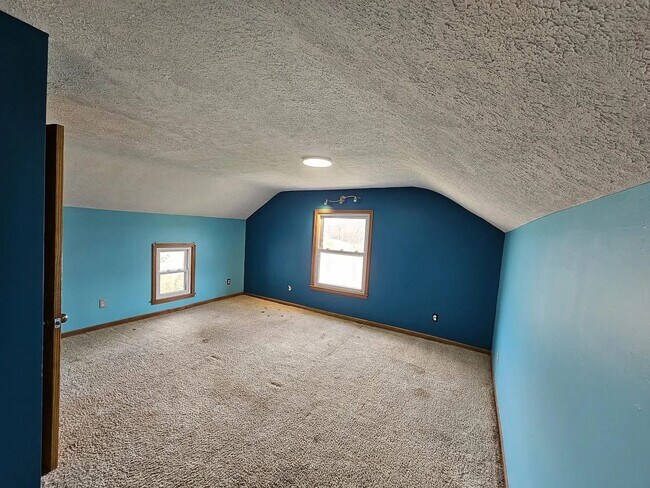 Building Photo - 1046 E Hinchman Rd