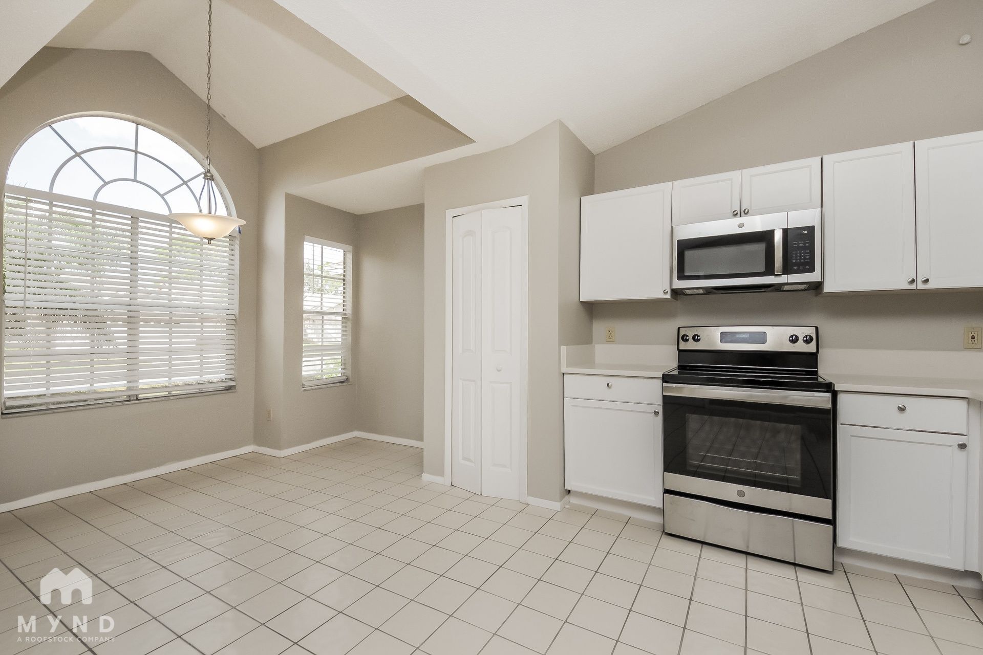 Building Photo - 2800 Falling Tree Cir