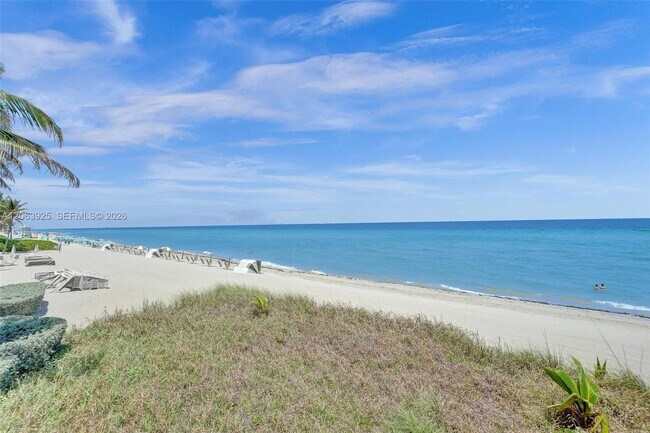 Building Photo - 2751 S Ocean Dr
