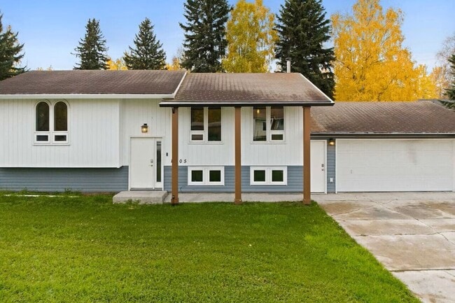 Building Photo - 1205 Wild Rose Ave