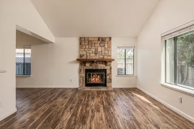 Building Photo - 161 Bender Cir