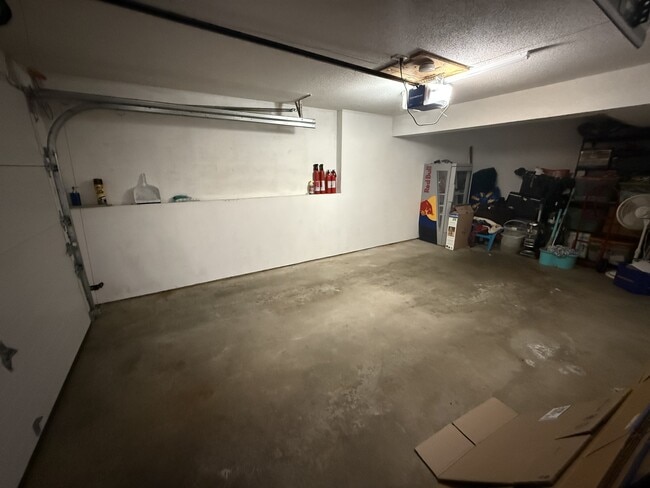 Building Photo - 275 Donohue Rd