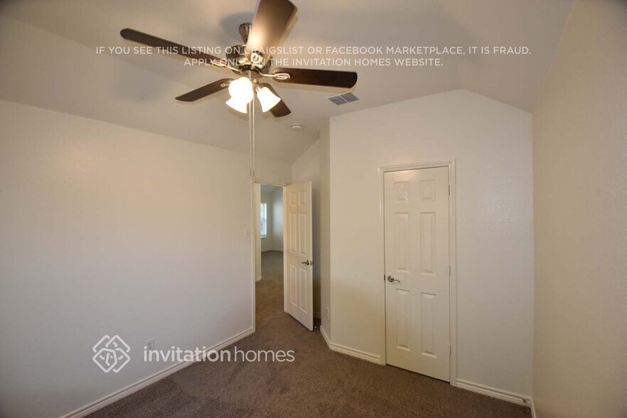 Building Photo - 15676 Sweetpine Ln