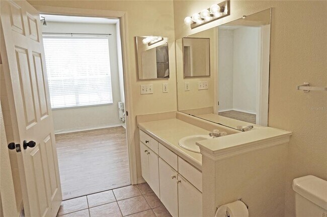 Building Photo - 9850 Lake Chase Island Way
