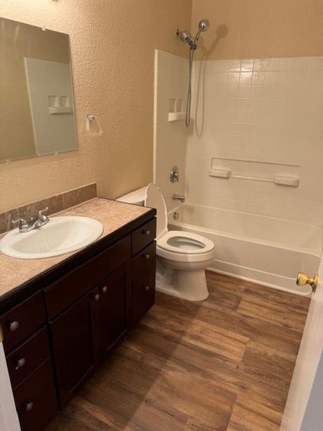 Building Photo - Spring Valley charmer