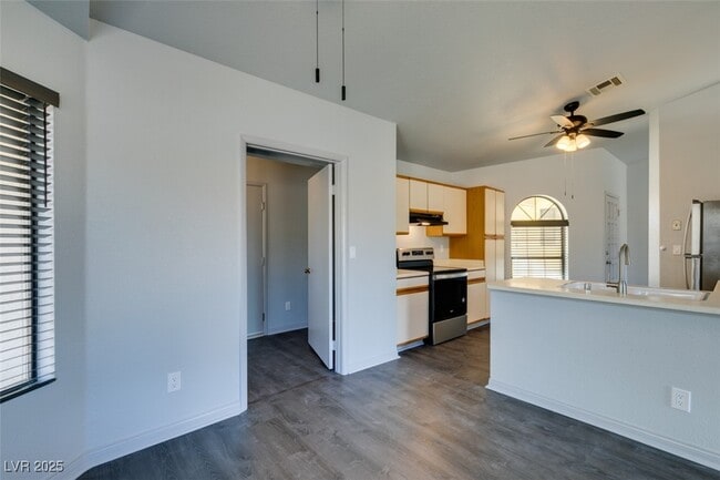 Building Photo - 1670 Rocking Horse Dr