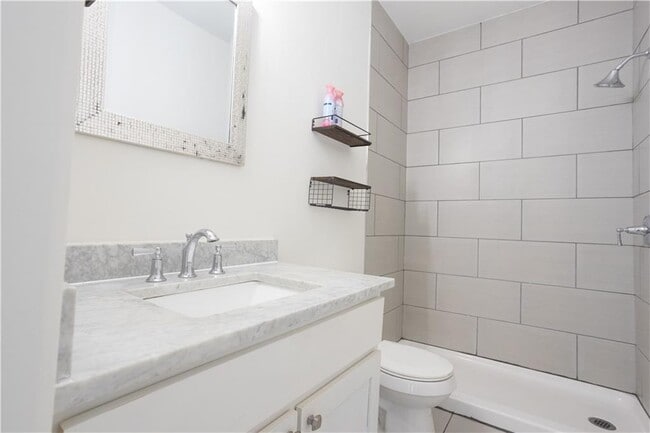 Building Photo - 183 Burbank Dr SW