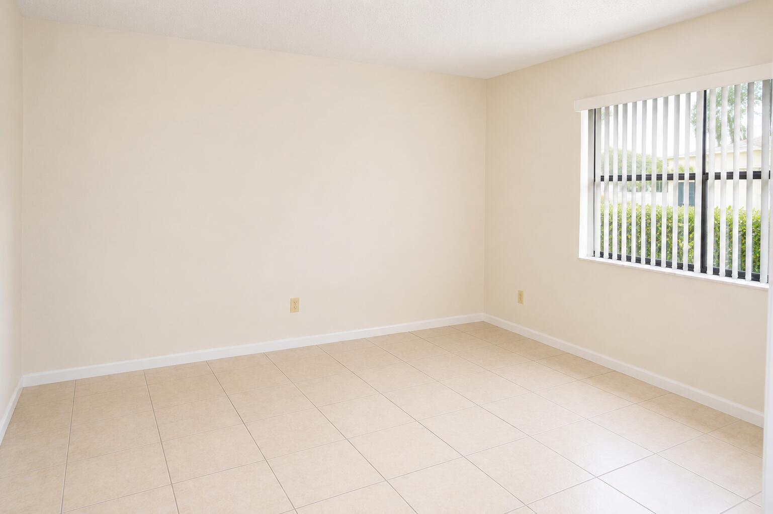 Building Photo - 11000 Royal Palm Blvd