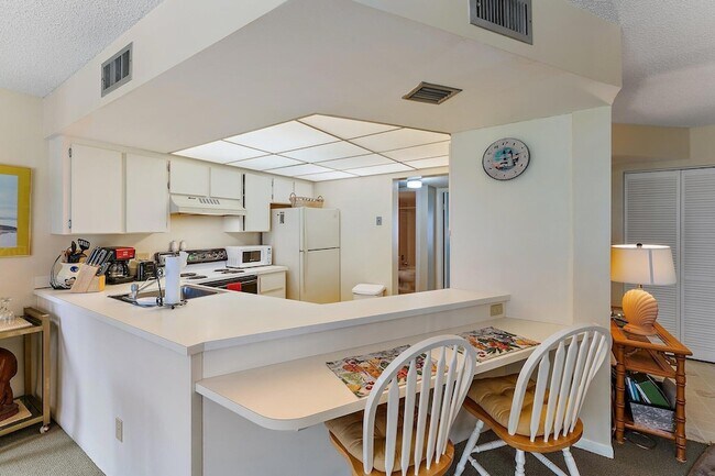 Building Photo - 1605 S US Hwy 1