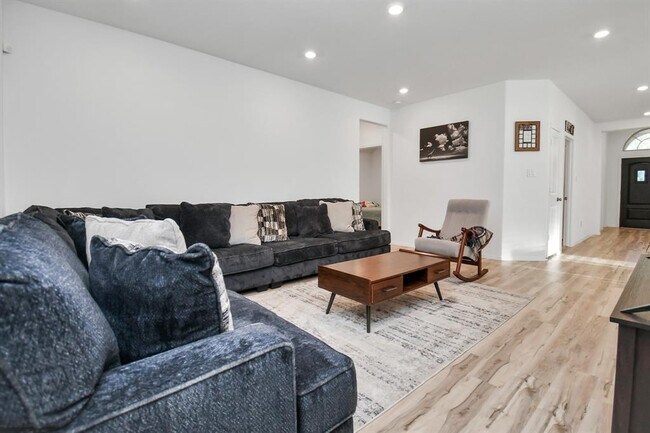 Building Photo - 16114 Long Boat Ct