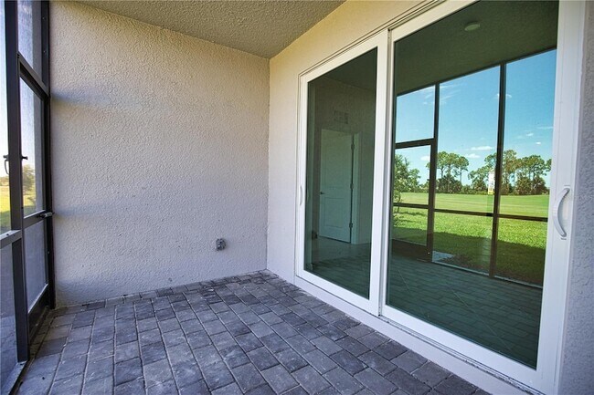 Building Photo - 12280 Wellen Golf St
