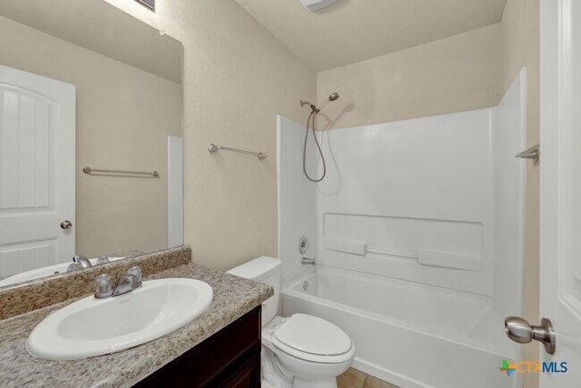 Building Photo - 1512 Doncaster Dr