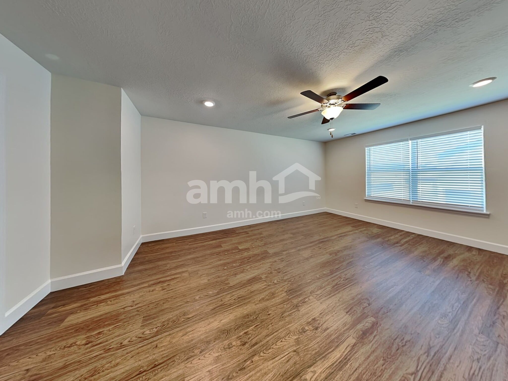 Building Photo - 2325 S Wild Horse Way