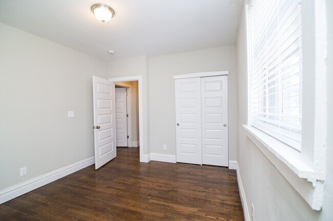 Building Photo - 3116 Lackland Ave