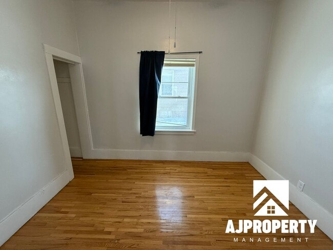 Building Photo - 1612 S Cliff Ave