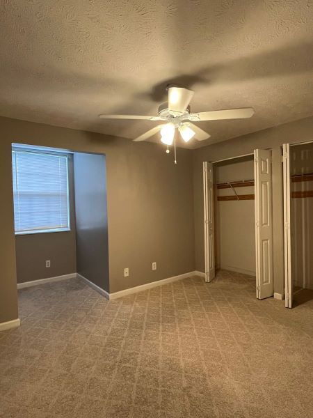 Building Photo - 3 bdrm/2.5 ba , close to downtown