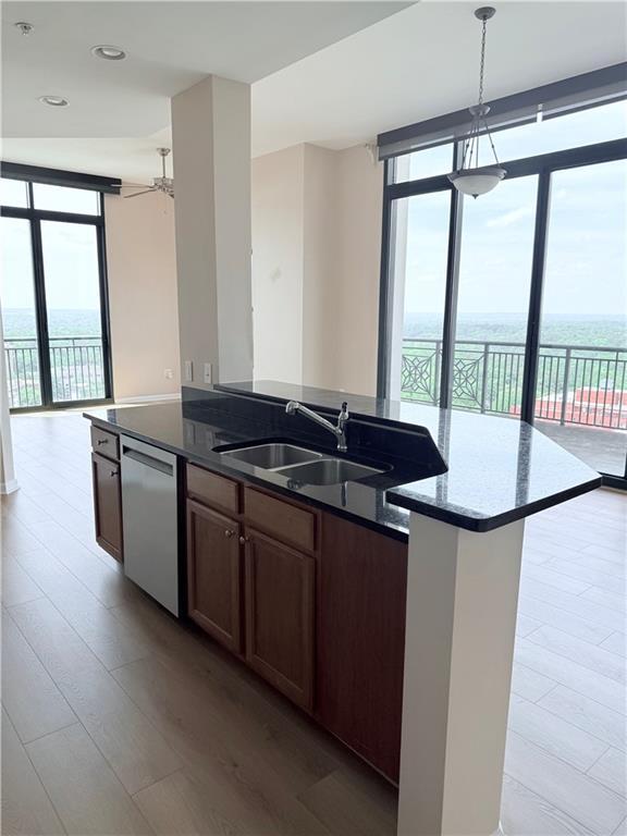 Building Photo - 3040 Peachtree Rd NW