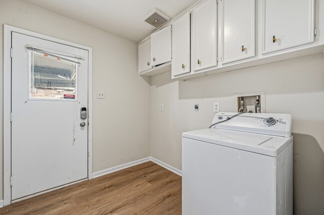 Building Photo - 119 Laura Ln