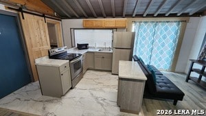 Building Photo - 560 Mountain Dr