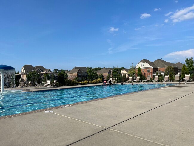 Community pool, Tennis and volleyball - 2645 Cherry Laurel Dr