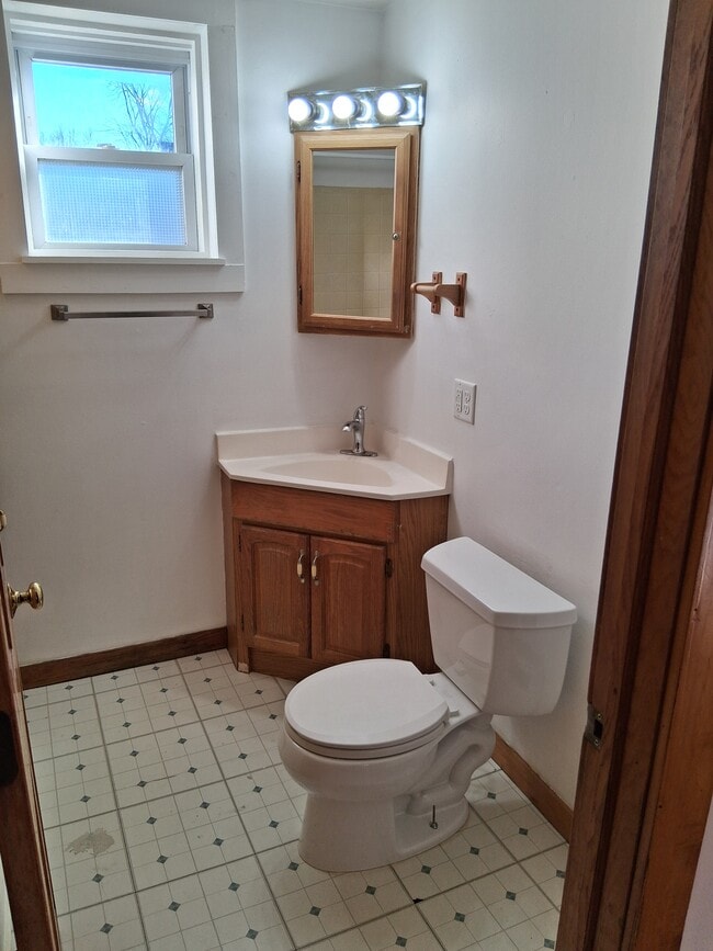 Building Photo - 2311 Hendricks St