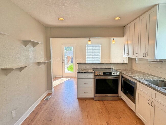 Building Photo - 4720 Elm Ct