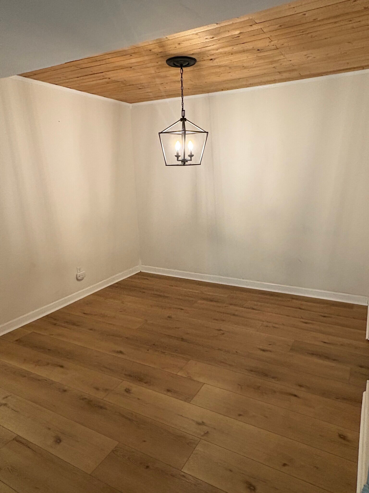 Building Photo - 208 Woodland Vlg