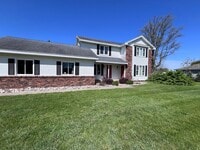 Building Photo - Updated Two Bedroom Duplex in Jenison!