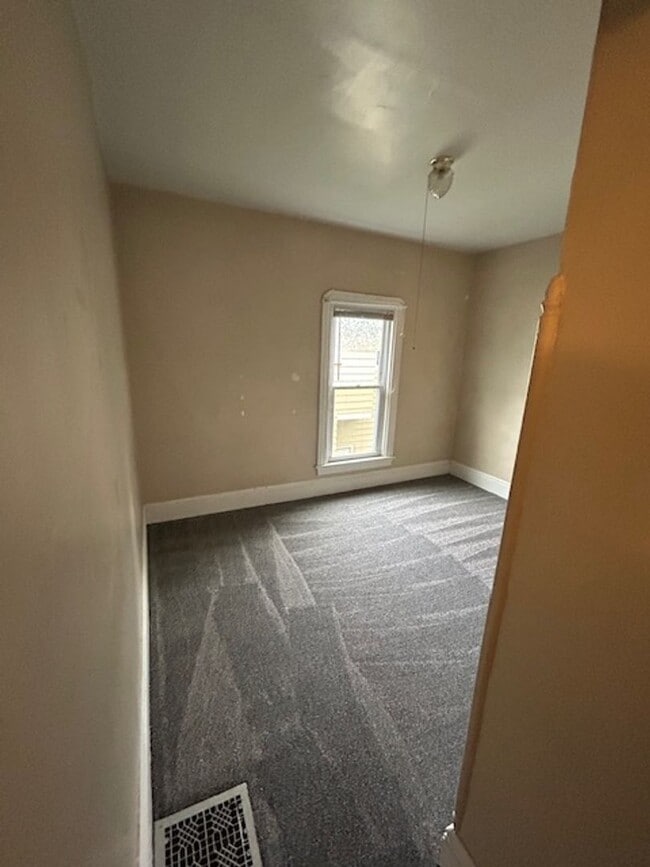 Building Photo - 964 Walnut St