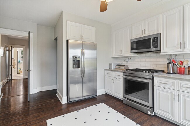 Building Photo - 6 Alton Ct