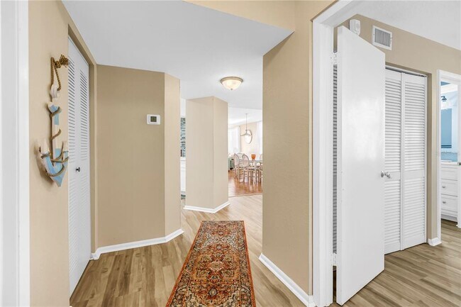 Building Photo - 6021 Bahia Del Mar Cir N