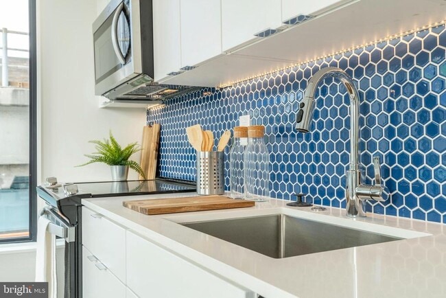 Building Photo - 1131-39 N Front St