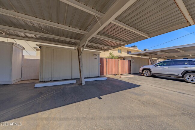 Building Photo - 4558 N 15th Ave