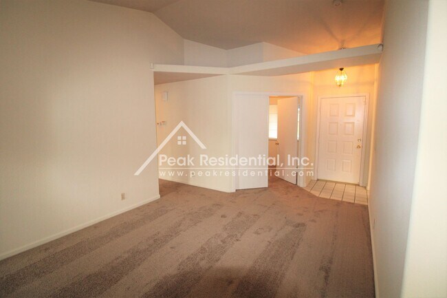 Building Photo - Nice 3bd/2ba House with 2 Car Garage near Bell & Rio Linda Blvd
