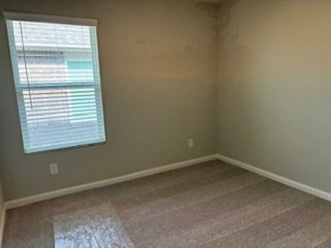 Building Photo - FIRST MONTH FREE - Beautiful New Home!