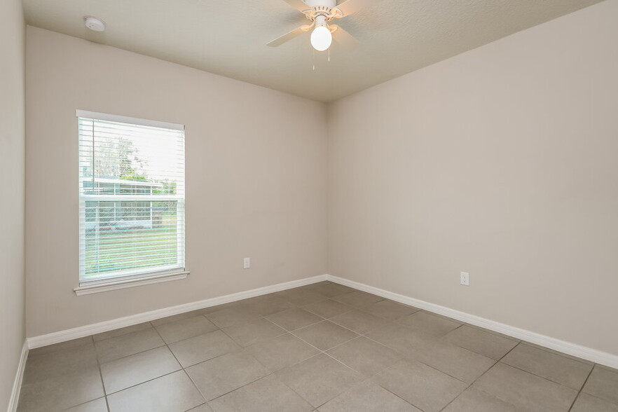 Building Photo - 348 Colony Ct