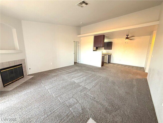 Primary Photo - 4730 E Craig Rd
