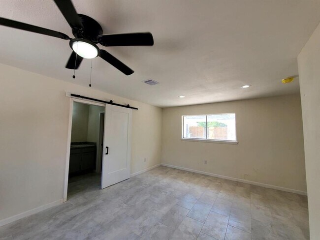 Building Photo - 22019 Kenchester Dr