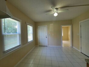 Building Photo - 12010 Griffing Ave