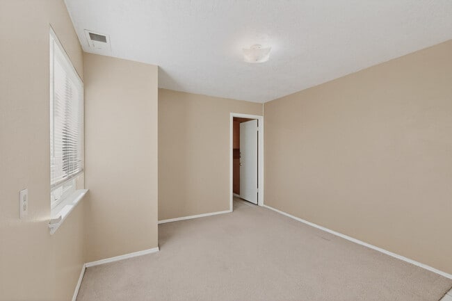 Building Photo - 106 Fulton Ave